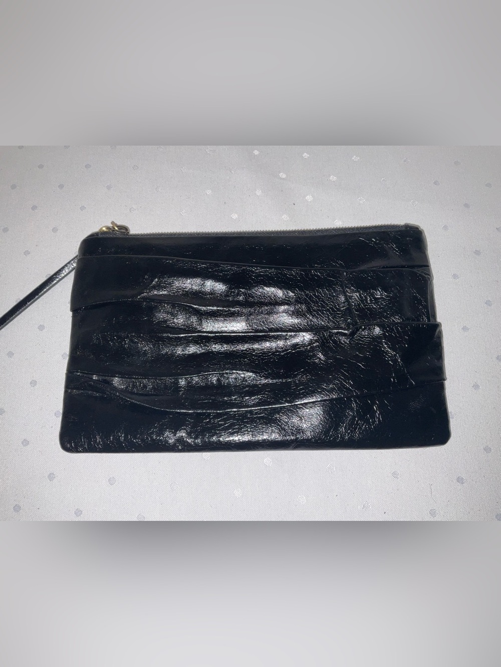 HOBO INTERNATIONAL WAVER BLACK LEATHER  CLUTCH WRISTLET PULL OUT STRAP - NEW